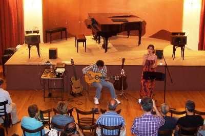 Tree Stories. Jazz Duo. Βασίλης Τζιατζιάς - κιθάρα, Μαρία Οικονόμου - φωνή (09-06-2011)
