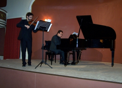 ''Pas De Deux...''.  Αντώνης Σουσάμογλου - βιολί, Τίτος Γουβέλης - πιάνο (5 Νοεμβρίου 2011).jpg