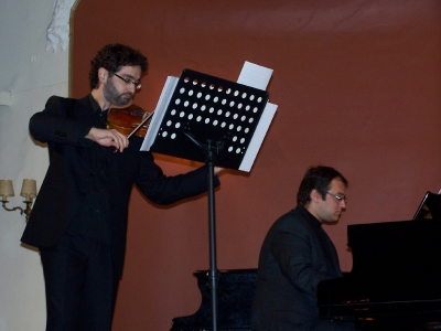 ''Pas De Deux...''.  Αντώνης Σουσάμογλου - βιολί, Τίτος Γουβέλης - πιάνο (5 Νοεμβρίου 2011).jpg